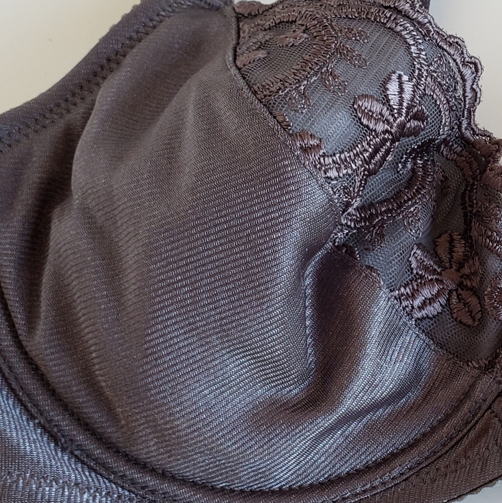 Wacoal gray bra - Picture 4 of 8